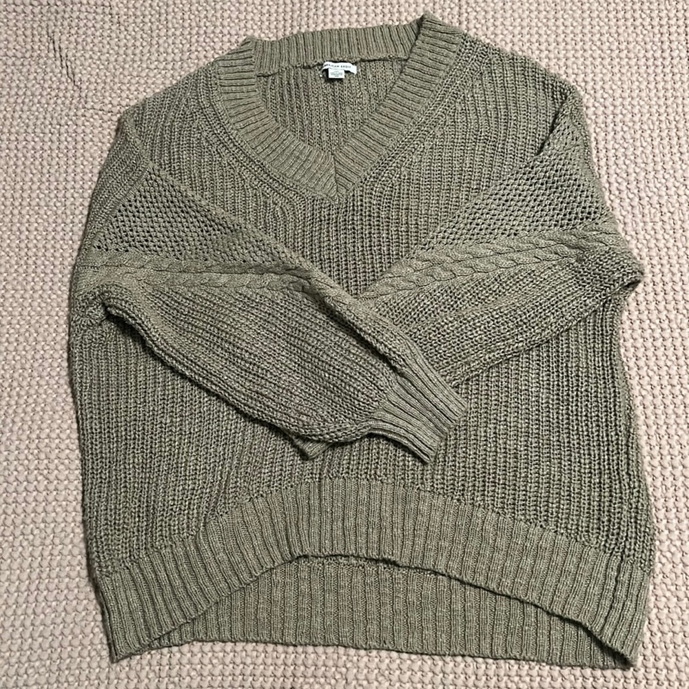 American Eagle Sweater- Neutral